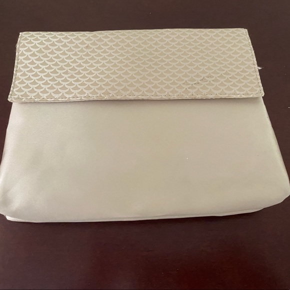 BVLGARI Handbags - NWT Bulgari makeup/cosmetic clutch